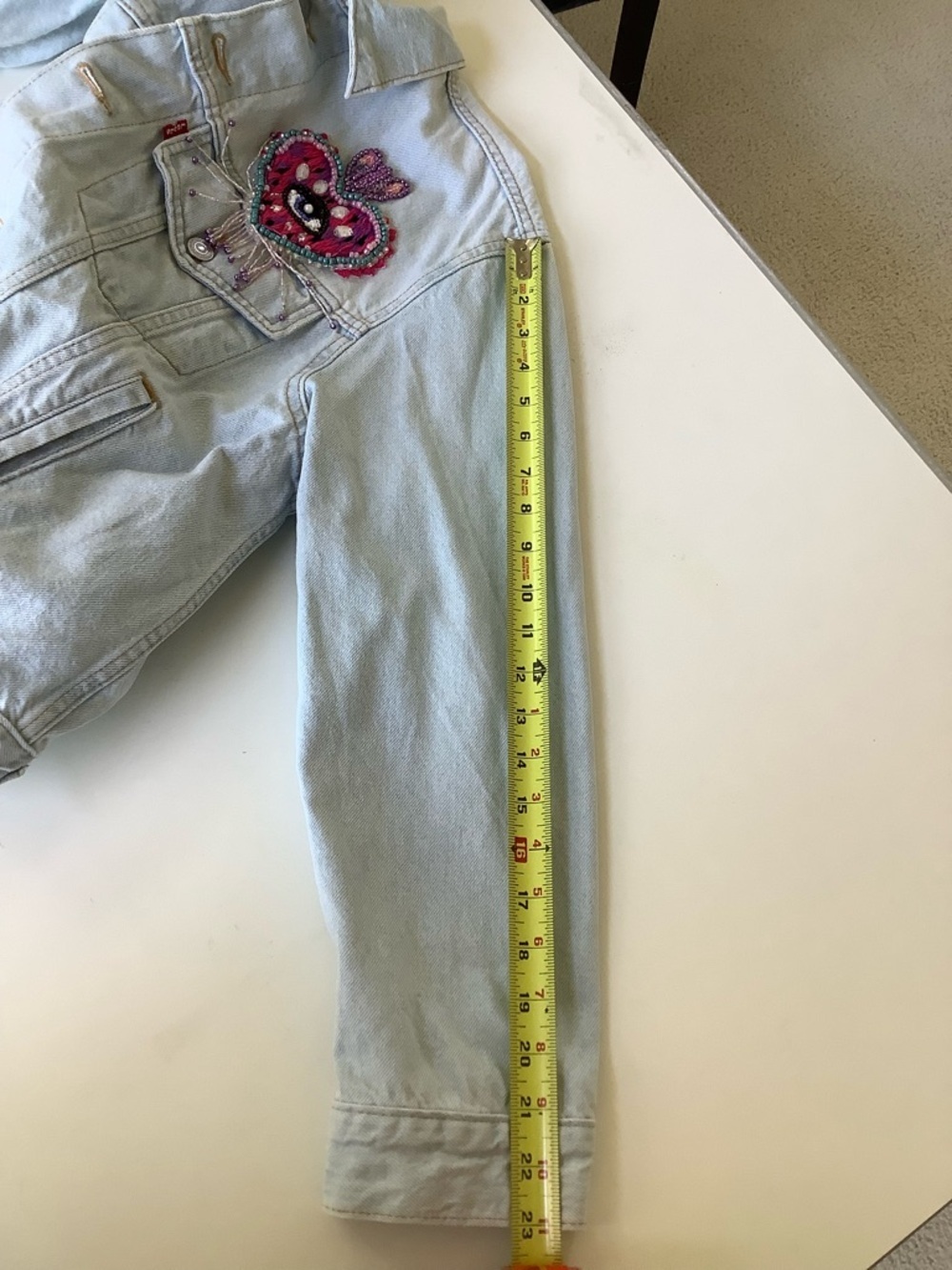 OOAK Custom Levi’s Beaded Sacred Heart & Frida Trucker Jacket Hand-EmbroideredXL - Picture 13 of 15